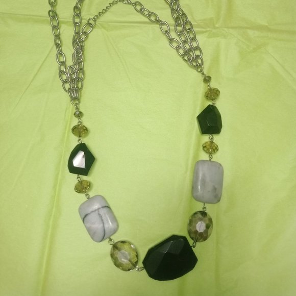 Elegant Necklace - Picture 1 of 1